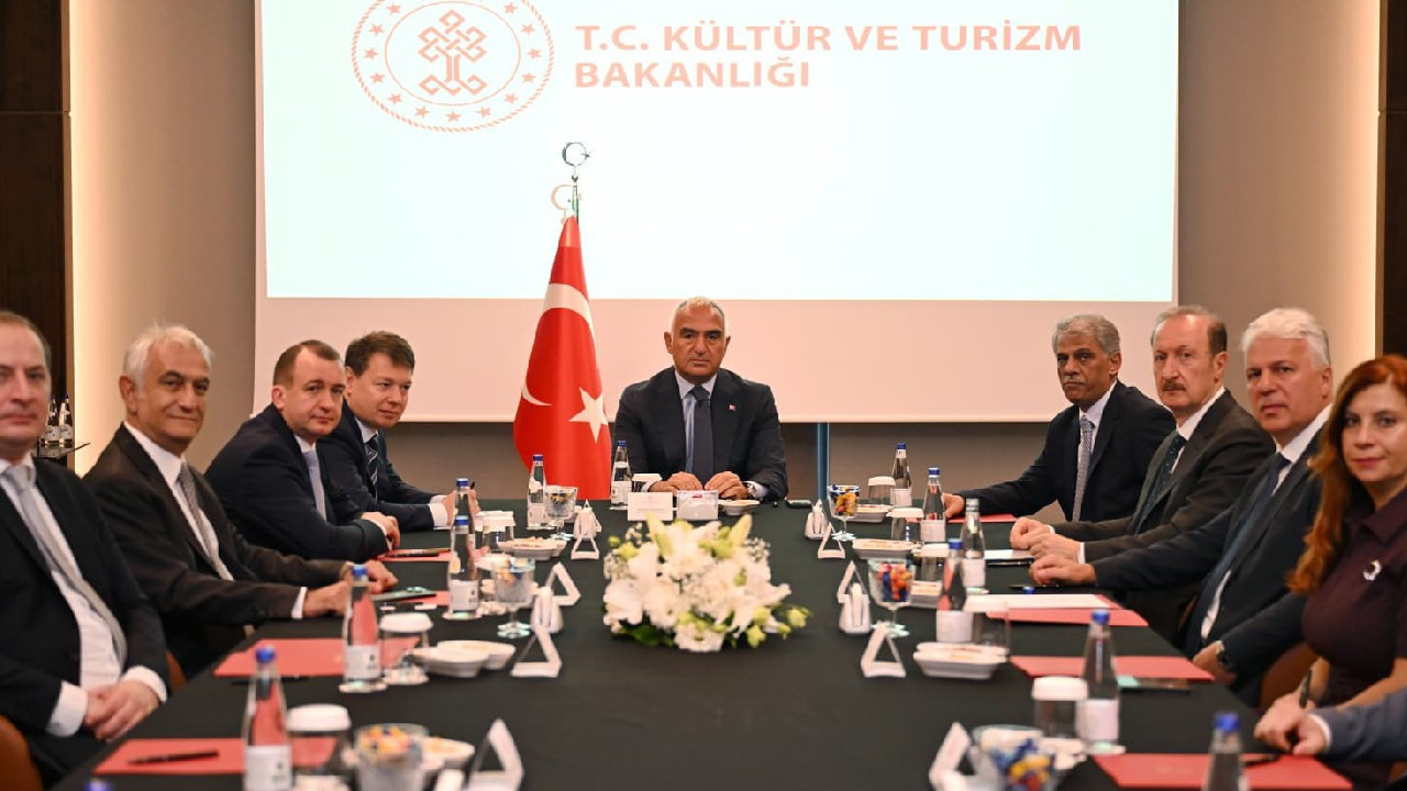 Bakan Ersoy’dan Türkiye-Rusya hava köprüsünü güçlendirme hamlesi